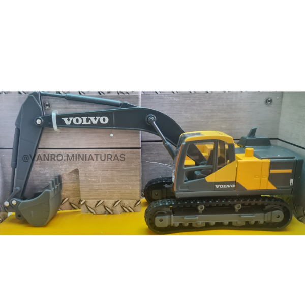 Excavadora Volvo EC220E - Burago - Imagen 3