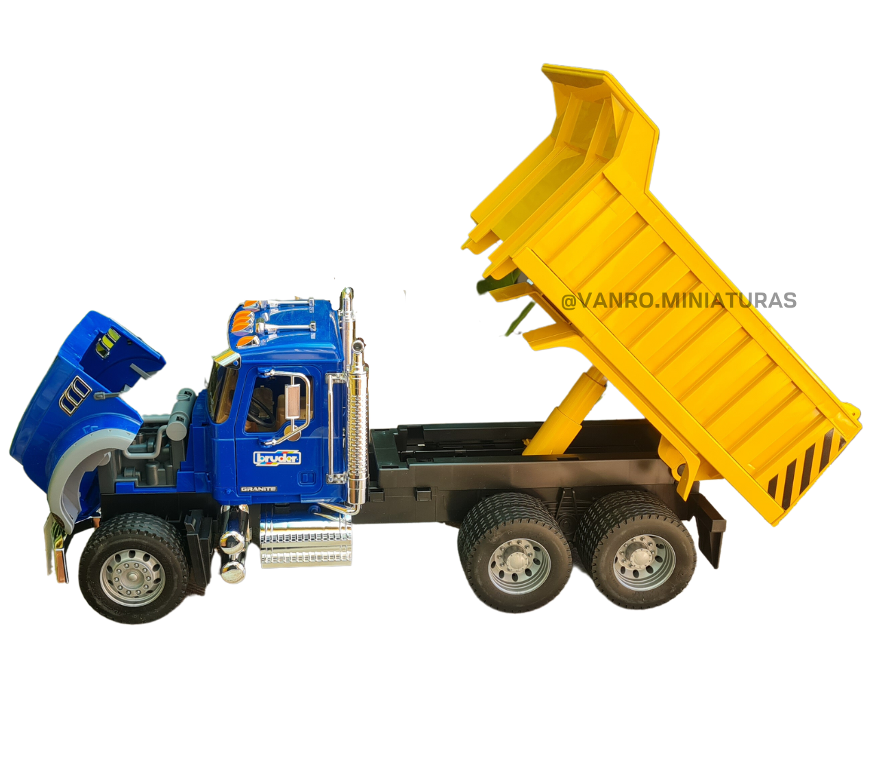 Camión Mack Granite tolva – Bruder Toys