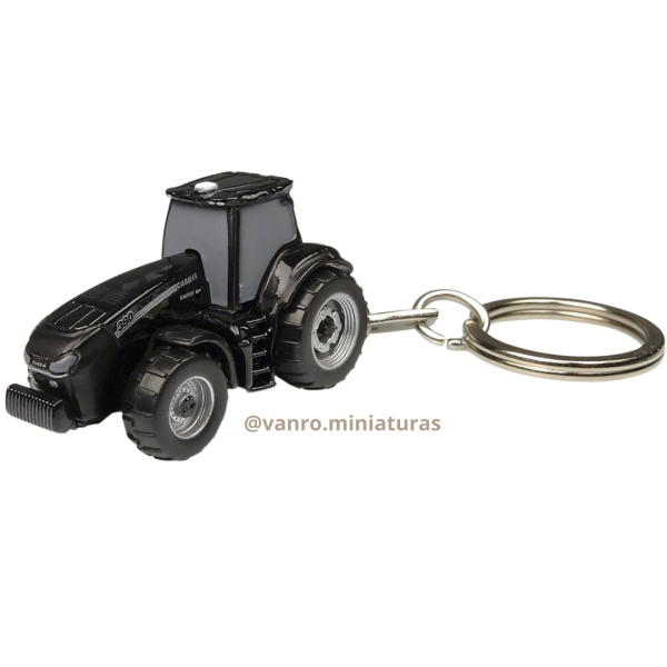 Llavero tractor Magnum 380 Black Beauty - Universal Hobbies