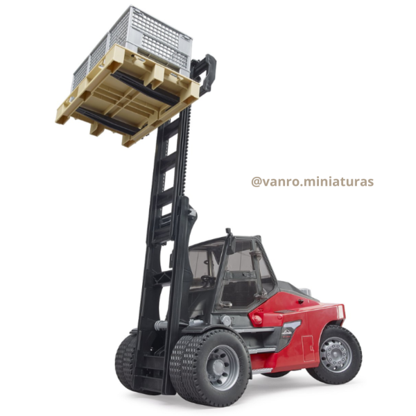 Grúa Horquilla Linde HT160 C/Pallets - Bruder - Imagen 4