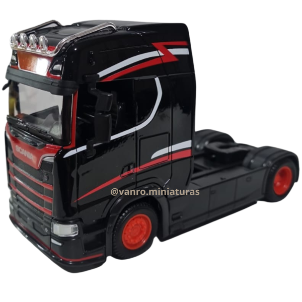 Camión Scania Serie 6 modelo S770 4x2 negro - Bburago - Imagen 4