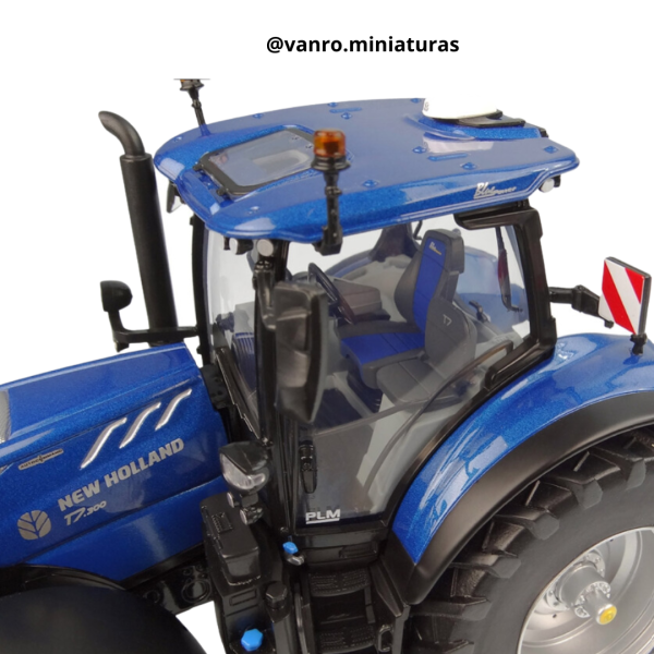 Tractor New Holland T7.300 Blue Power - Universal Hobbies - Imagen 3