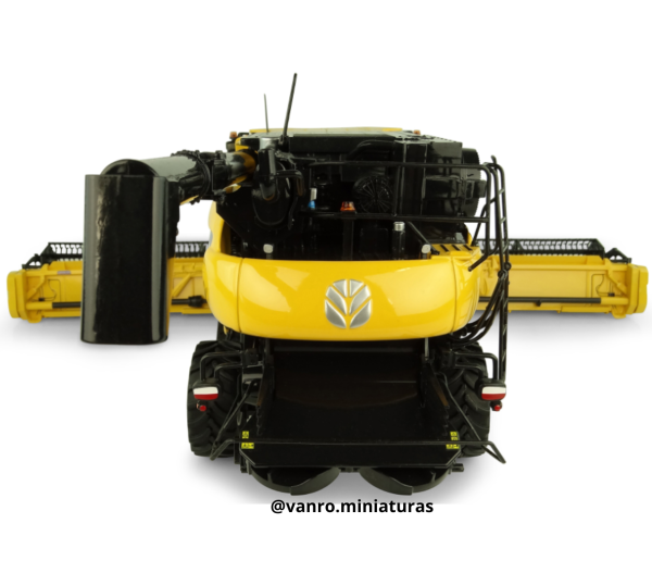 Cosechadora New Holland CR10.90 - Universal Hobbies - Imagen 3