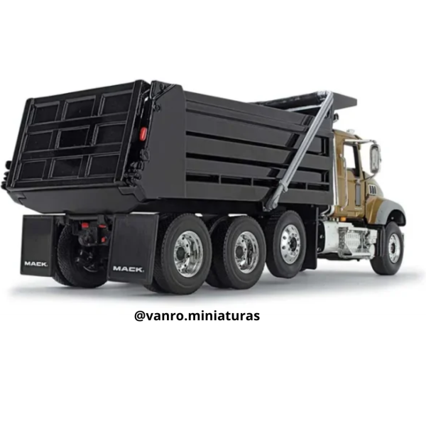 Camión Tolva Mack Granite MP - First Gear - Imagen 3