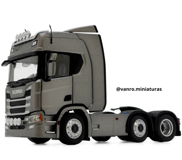 Camión Scania Serie 6 R500 6x2 gris oscuro - Marge Models - Imagen 3