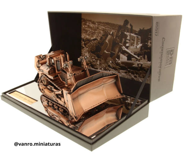 Bulldozer Cat. D11T Cobrizo - Diecast Masters - Imagen 3