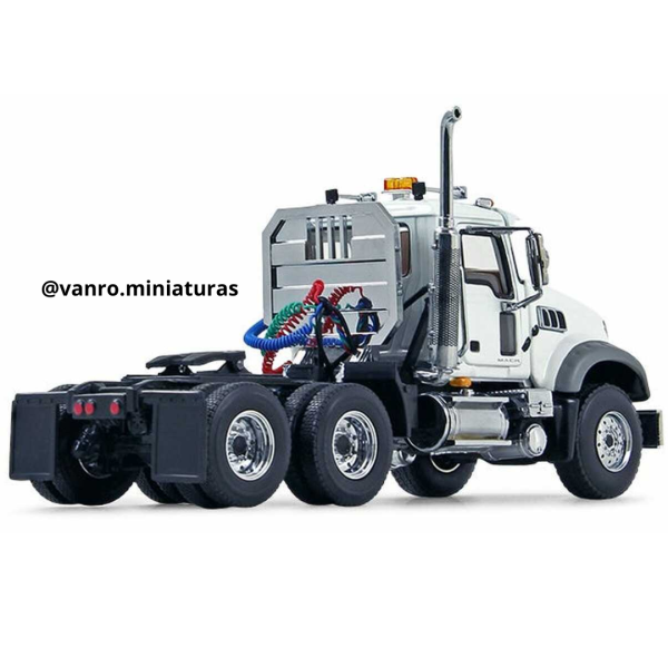 Camión Mack Granite MP - First Gear - Imagen 2
