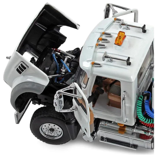 Camión Mack Granite MP - First Gear - Imagen 3