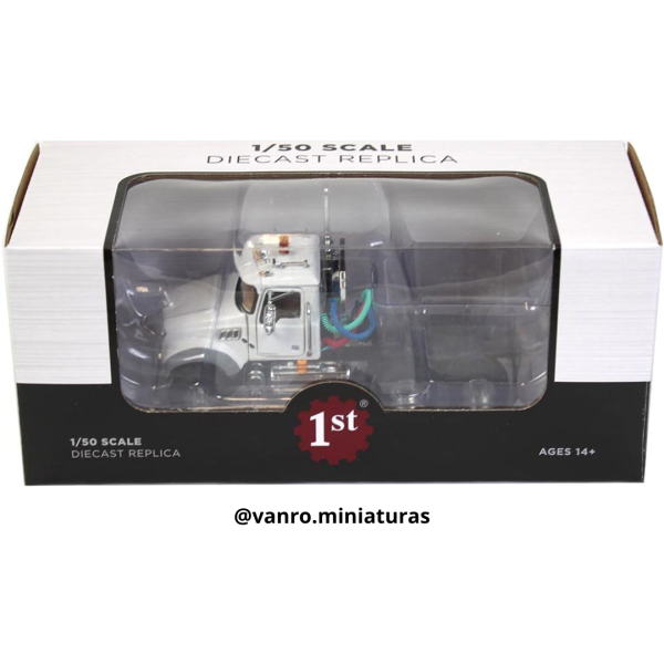 Camión Mack Granite MP - First Gear - Imagen 4