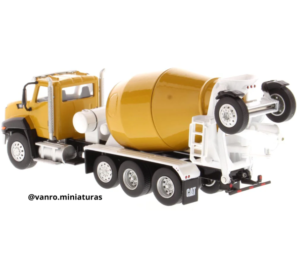 Camión mixer Cat. CT660 - Diecast Masters - Imagen 4