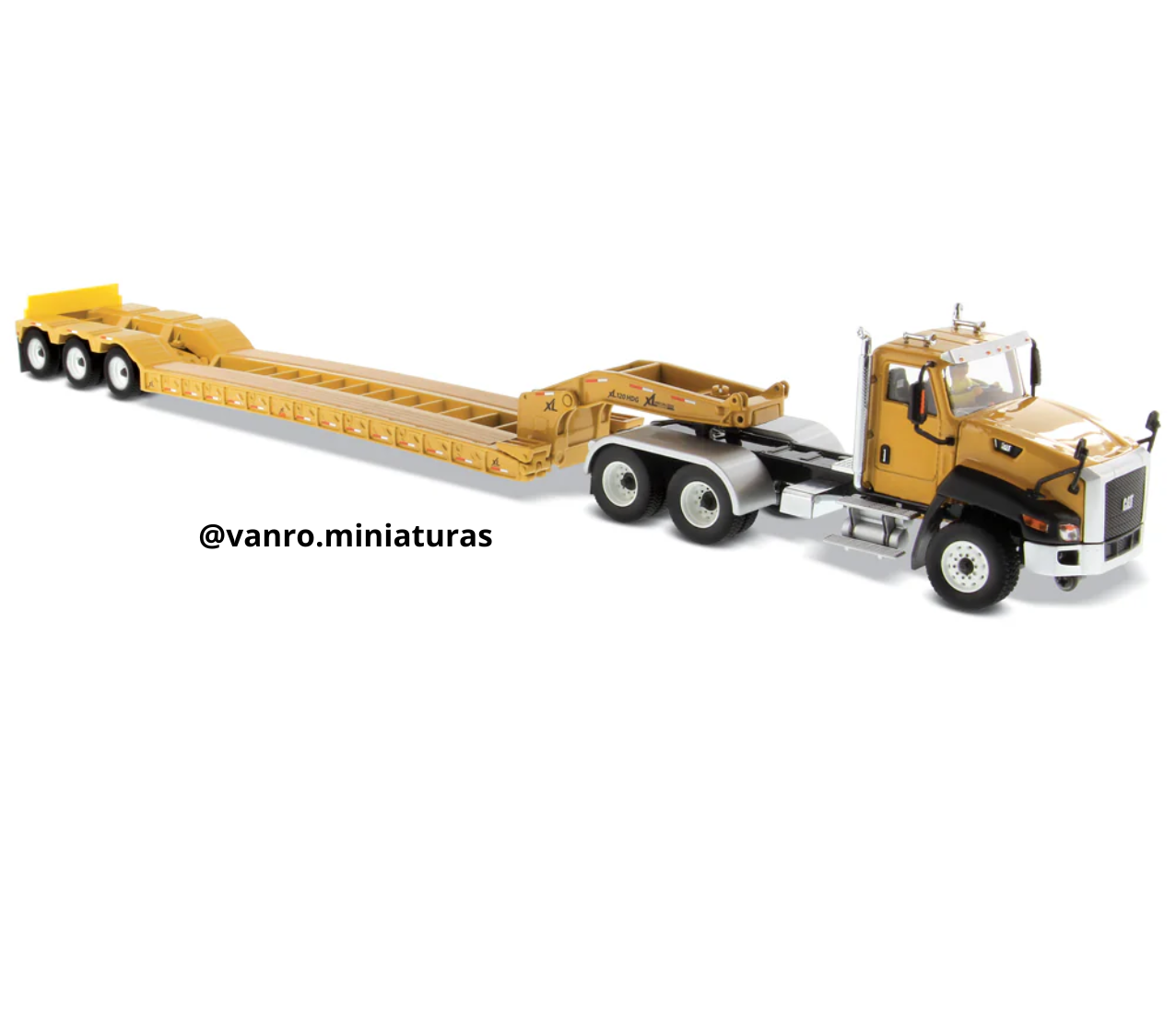 Camión Transporte Cama Baja Cat. CT660 – Diecast Masters