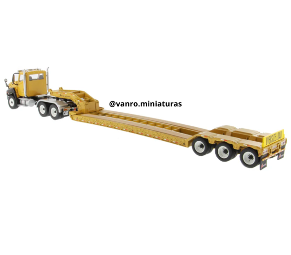 Camión Transporte Cama Baja Cat. CT660 - Diecast Masters - Imagen 4