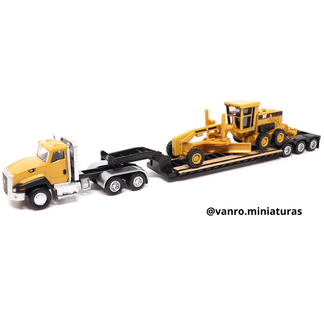 Camión CT660 con motoniveladora Cat. 163H – Diecast Masters