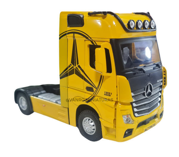 Camión Mercedes Actros amarillo - Imagen 2