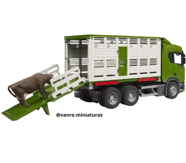 Camión Scania 560R 6×4 transporte de ganado - Bruder Toys - Imagen 3