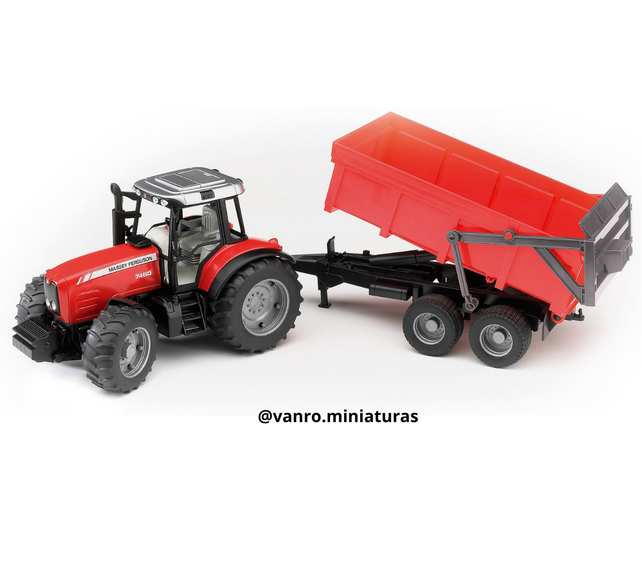 Tractor Massey Ferguson 7480 con remolque – Bruder Toys