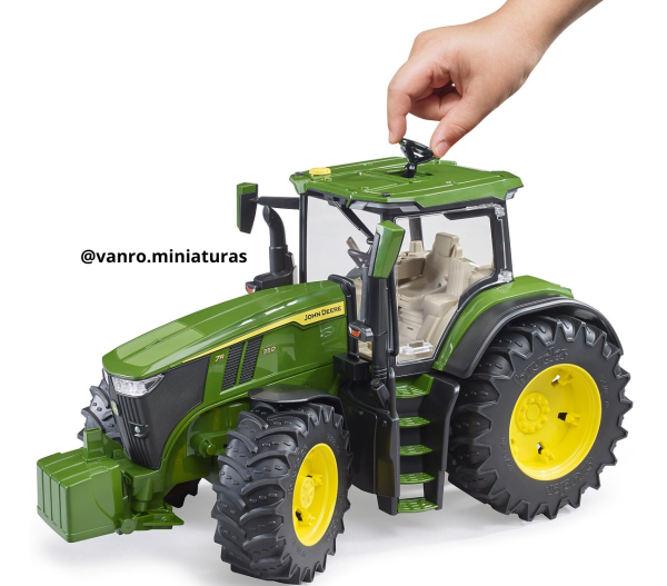 Tractor John Deere 7R 350 - Bruder Toys - Imagen 3