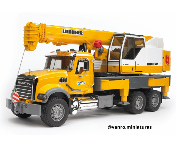 Camión Mack Granite C/Grúa Telescópica Liebherr - Bruder Toys