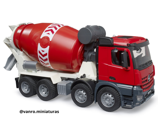 Camión hormigonera MB Arocs - Bruder Toys - Imagen 2