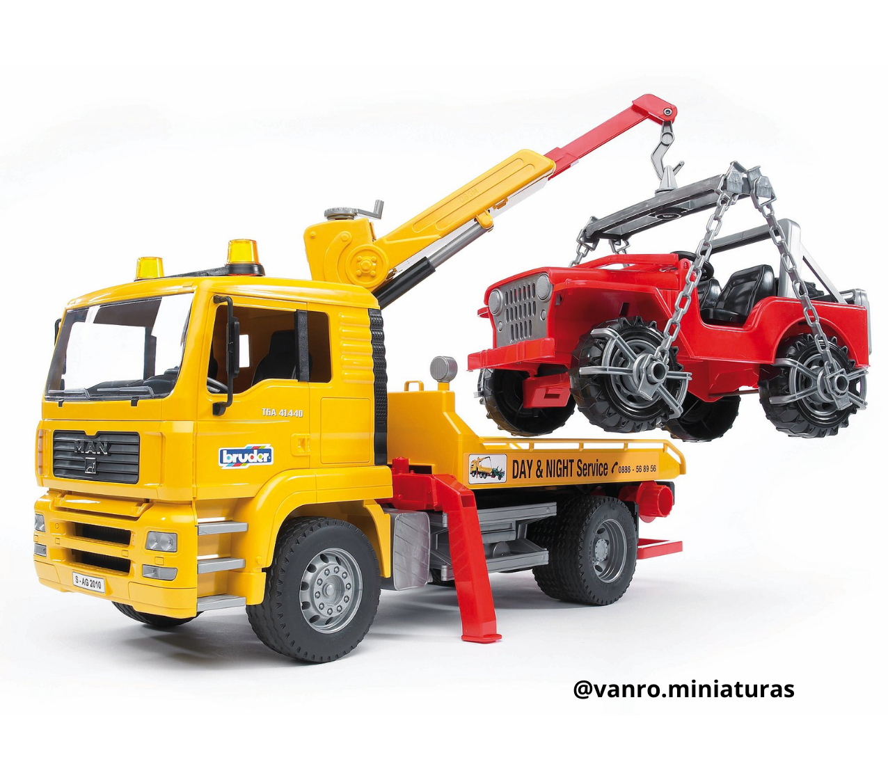 Camión MAN TGA c/ vehículo – Bruder Toys