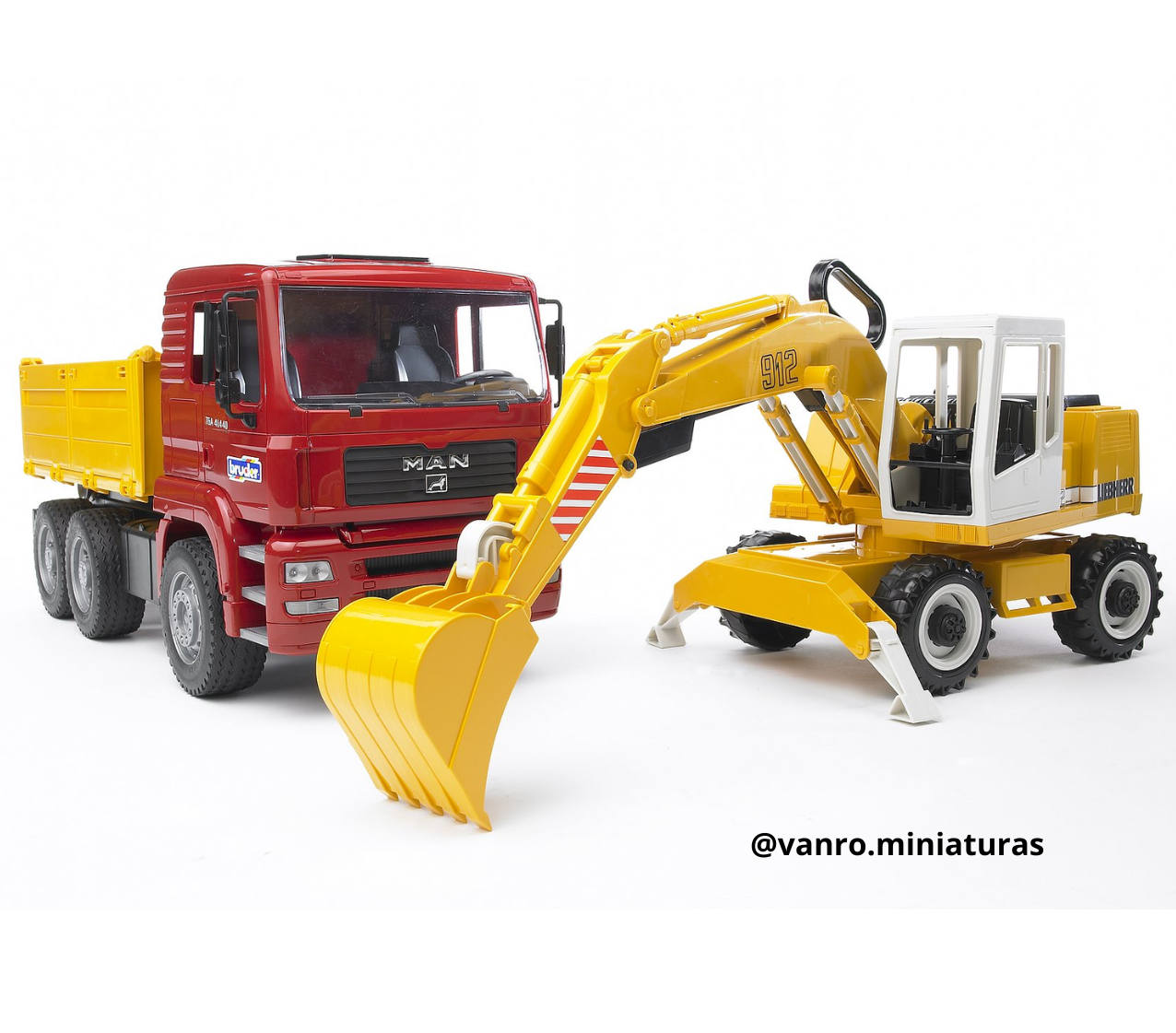 Camión MAN TGA c/excavadora Liebherr – Bruder Toys