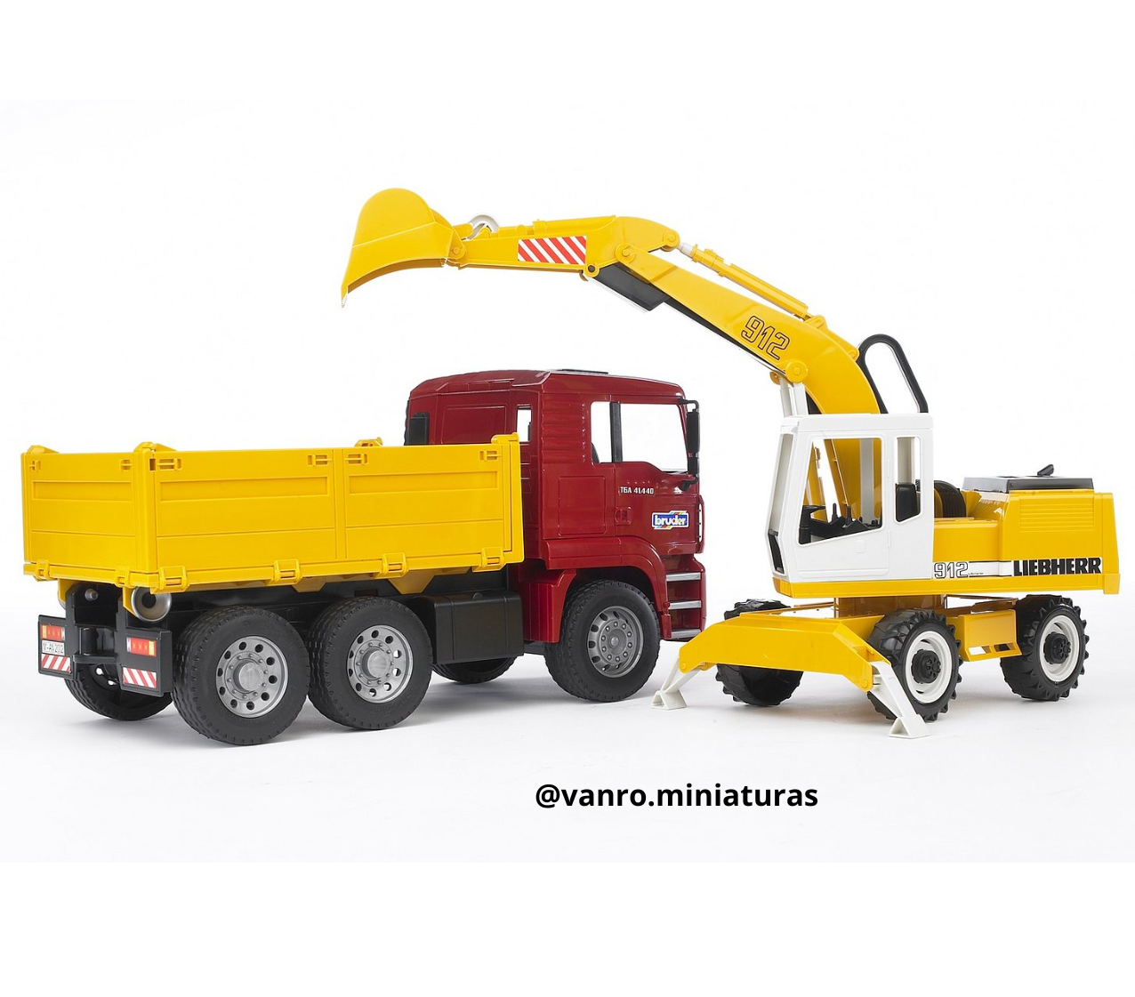 Camión MAN TGA c/excavadora Liebherr – Bruder Toys