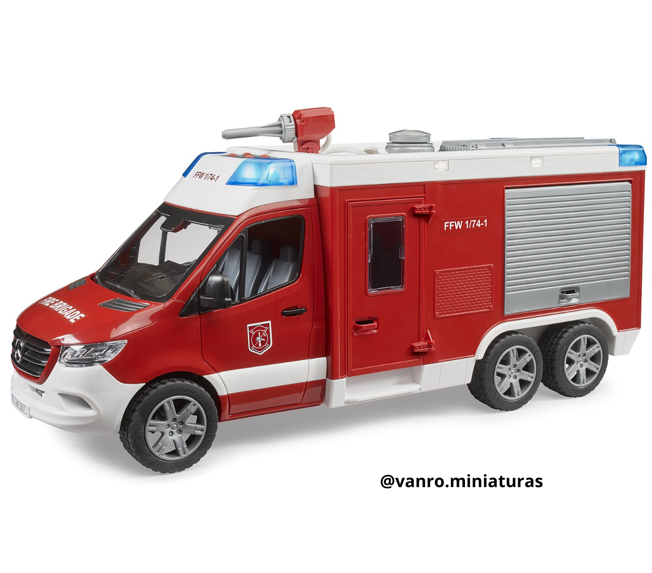 Furgón Mercedes Benz Sprinter de bomberos – Bruder Toys