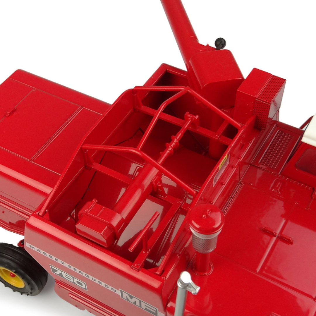 Cosechadora Massey Ferguson 760 – Universal Hobbies