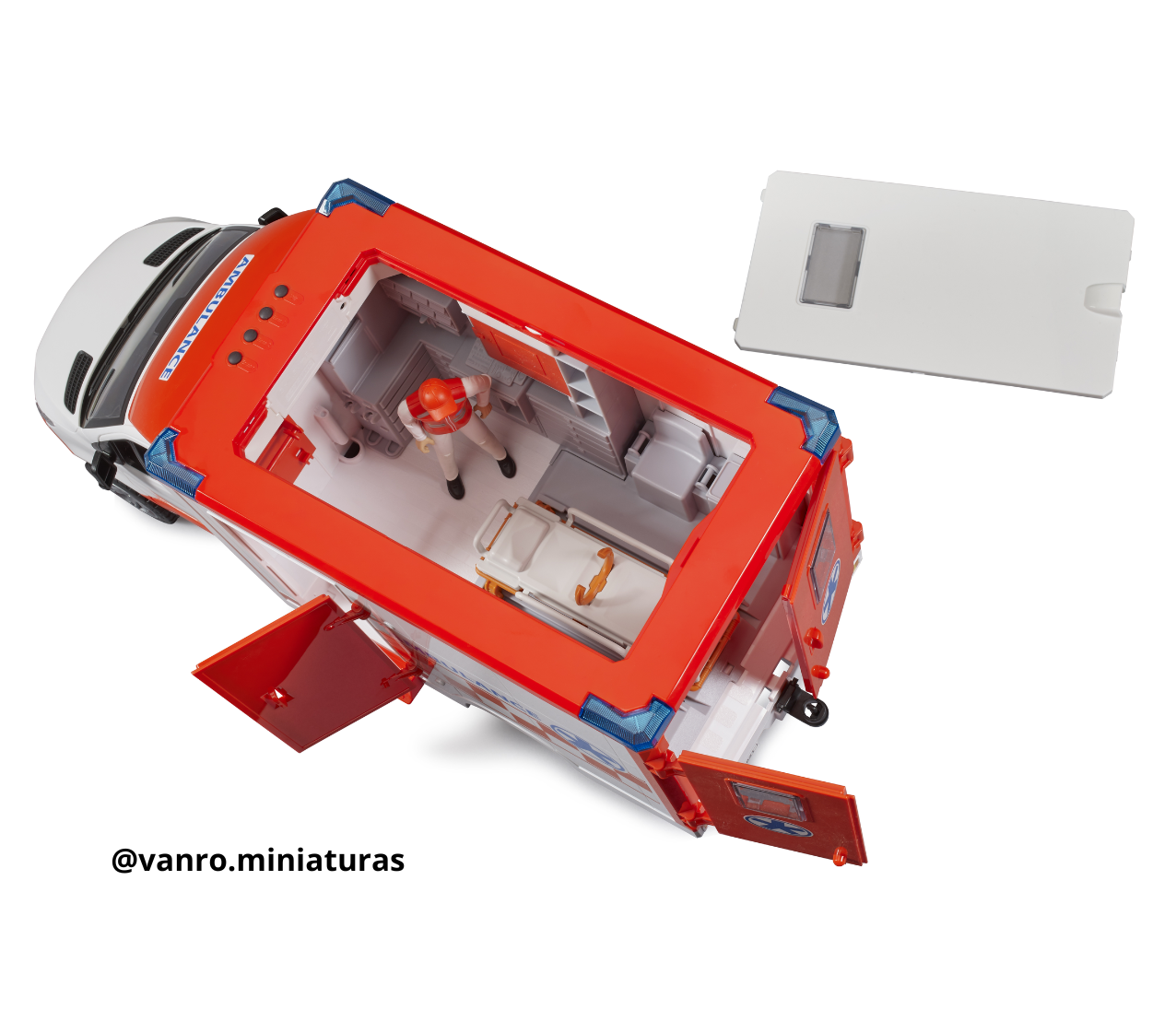 Ambulancia Mercedes Benz Sprinter c/paramédico - Bruder Toys - Imagen 4