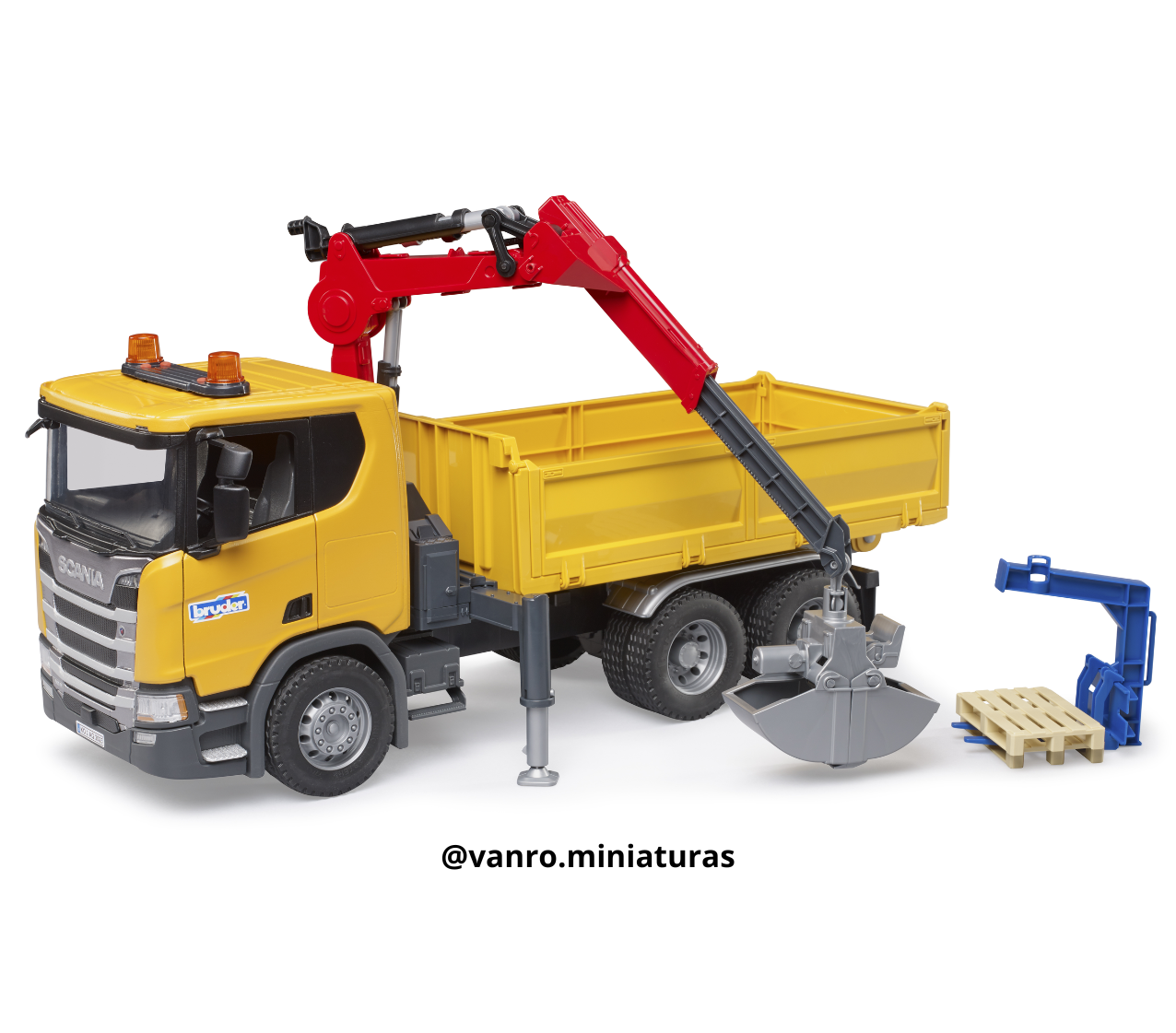 Camión Scania Super 560R c/grúa y 2 palés - Bruder Toys - Imagen 4
