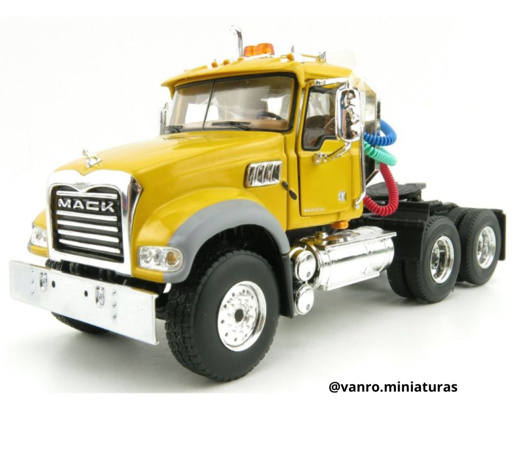 Camión Mack Granite MP - First Gear