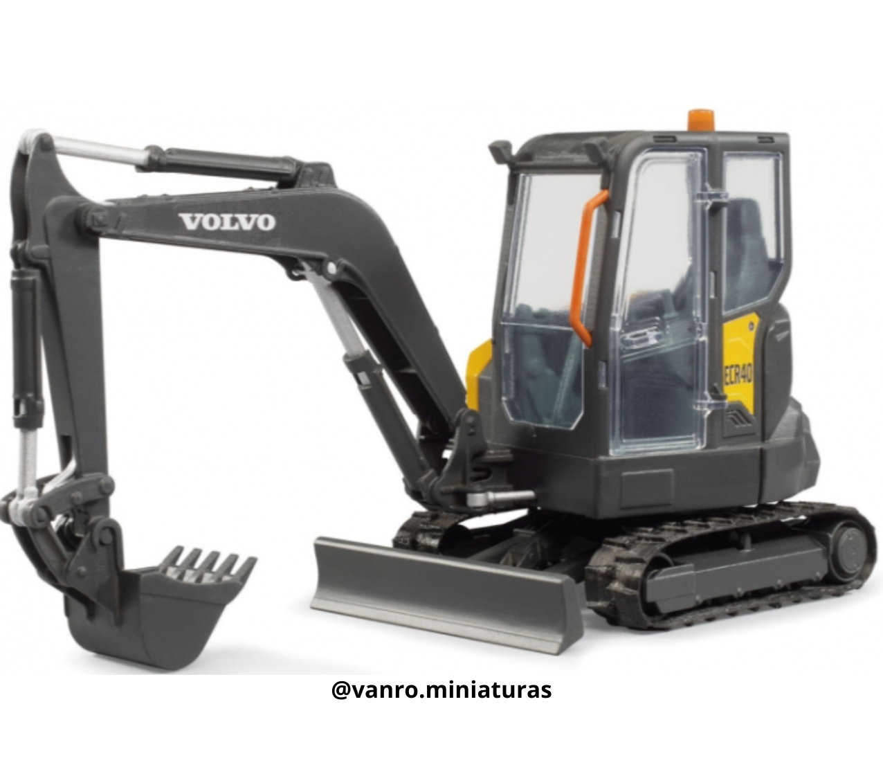 Excavadora Volvo ECR40 – Bruder Toys