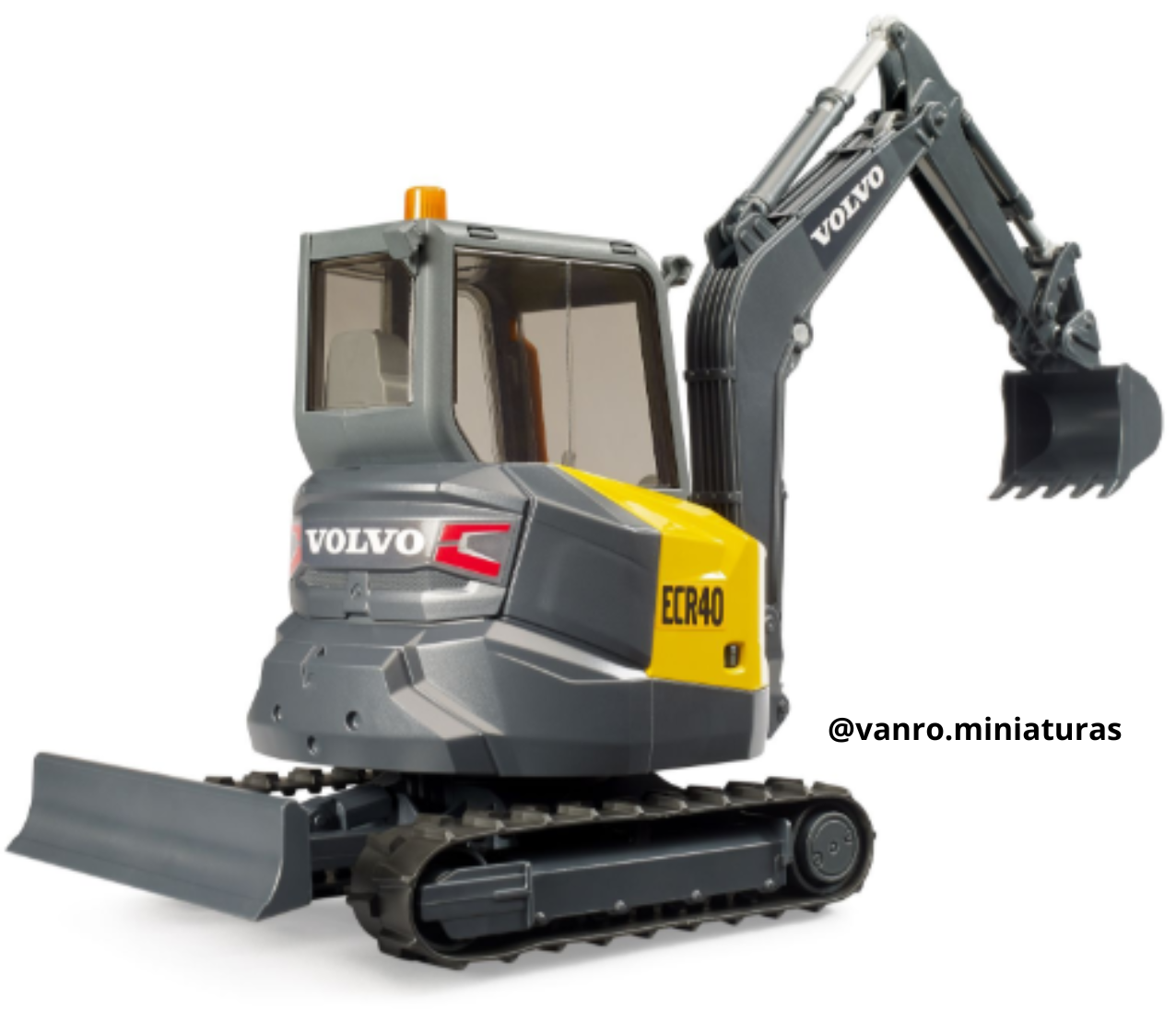 Excavadora Volvo ECR40 – Bruder Toys