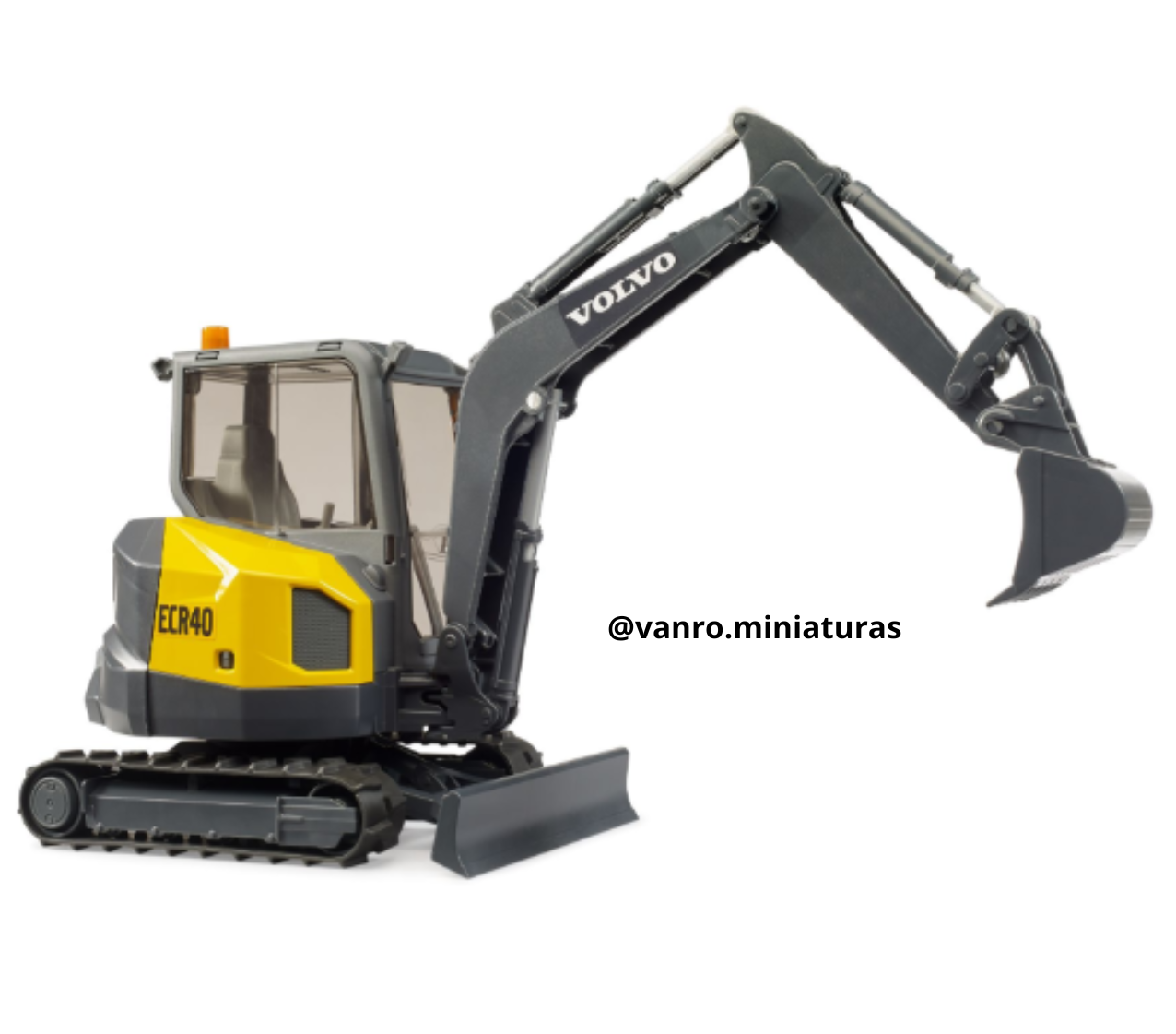 Excavadora Volvo ECR40 - Bruder Toys - Imagen 3